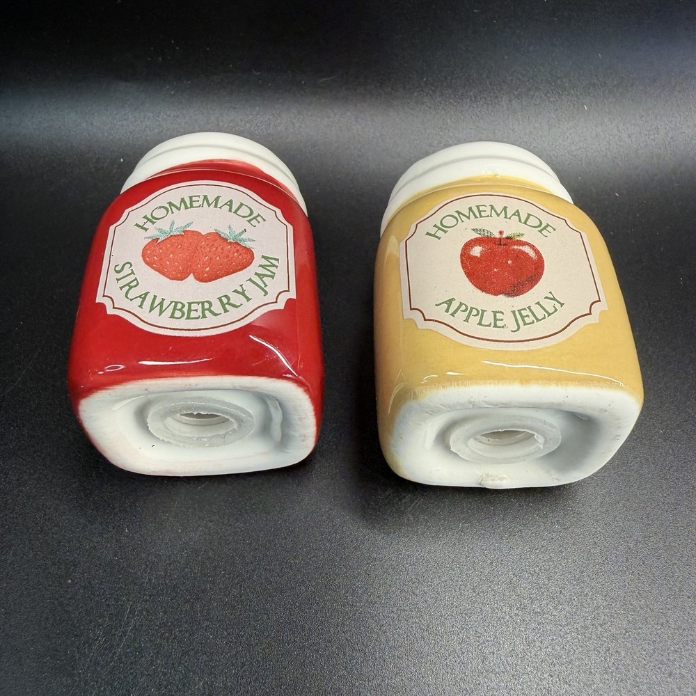 Cracker Barrel Strawberry Jam & Apple Jelly Salt Pepper Shakers Kitchen Country - Picture 6 of 6